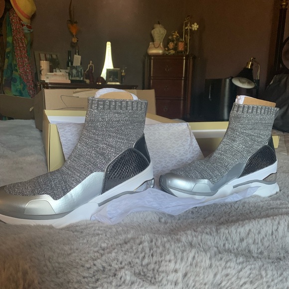 Michael Kors Accessories - Michael Kors, size 6.5.  They are made of stretch material and worn once.  Mint